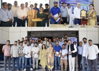 PIB Jammu organises media workshop in Kishtwar; sensitizes journalists about unverified content through digital media