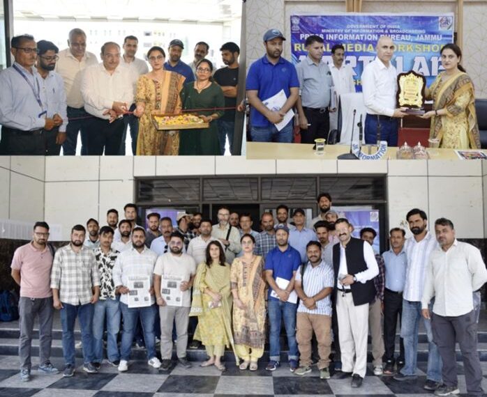 PIB Jammu organises media workshop in Kishtwar; sensitizes journalists about unverified content through digital media