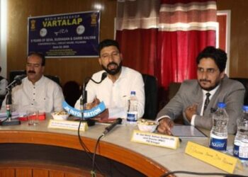 PIB Srinagar organizes Media Workshop ‘Vartalap’ at Pulwama