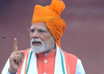 PM Modi Unveils Vision for ‘Viksit Bharat,’ Warns Pakistan from Red Fort