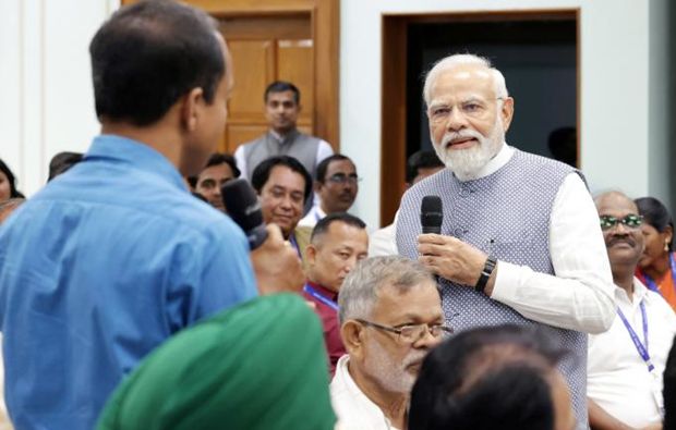 Educate Children about success of grass root achievers, Inspire them: PM Modi to teachers