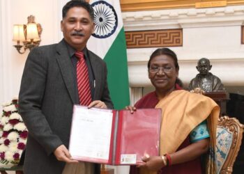 DCEO presents new Voter ID Card to President Murmu