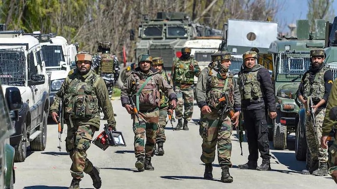 LeT Terrorist Killed in Ongoing Shopian encounter: Police