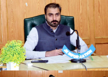 DC Pulwama Distributes Sanction Letters Under PMAY-U 2.0