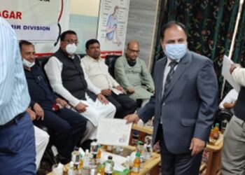 Parliamentary Standing Committee visits GMC Srinagar, PHC Chanapora