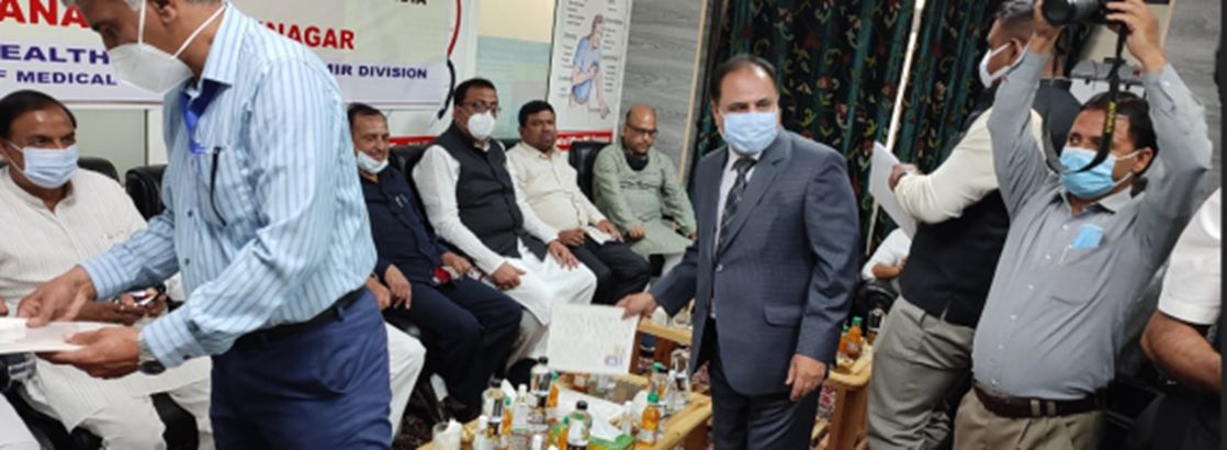Parliamentary Standing Committee visits GMC Srinagar, PHC Chanapora