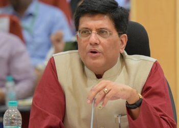 Union Minister Goyal visits Pahalgam, meets delegation of PRIs & Industrialists