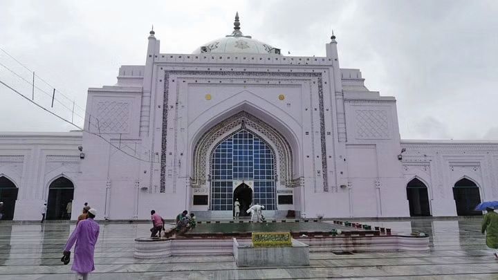 Plea claiming Jama Masjid being Mahadev temple moved