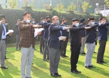 LG tributes  Sardar Patel on his birth anniversary, greets people on national unity day, takes peldge from Raj Bhavan Officials