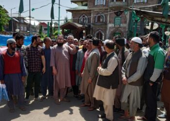 Power Crisis: Citizens Council, Traders Federation protest in Tral