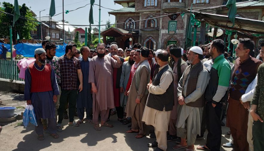 Power Crisis: Citizens Council, Traders Federation protest in Tral