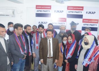 President MC Bla along with 9 councillors join Apni Party, Altaf Bukhari welcomes the new entrants