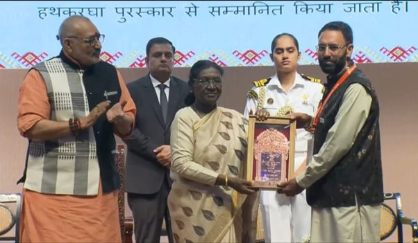 President of India confers National Handloom Award on 2 Master Weavers from Kanihama
