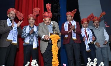 Alok Kumar inaugurates Kala Utsav at Jmu