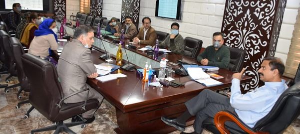 Thakur reviews functioning of I&C Deptt Kashmir, Interacts with representatives of FCIK in Srinagar