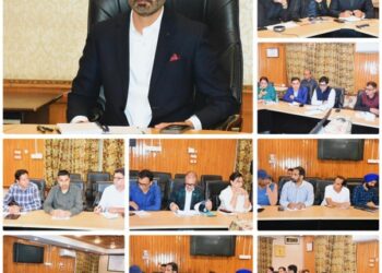 City Municipal Commr Srinagar chairs Introductory-cum-Review Meeting with all Wings of Corporation
