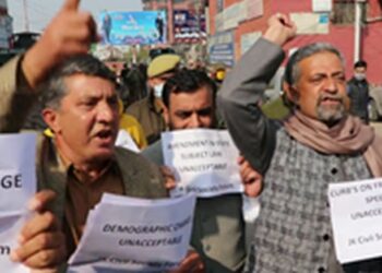 Police Foils JKCSF’s Peaceful Sit in Protest in Srinagar