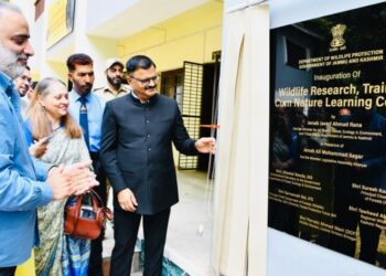 Rana felicitates officials of Wildlife Deptt at Dachigam