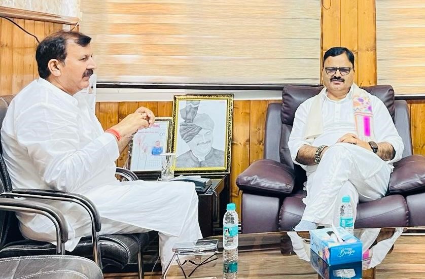 Legislator Arvind Gupta calls on Javed Rana