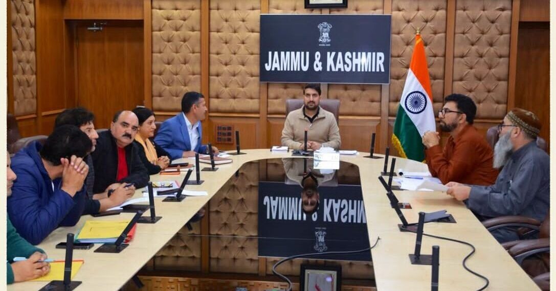 Secy RDD reviews SBM-G, RGSA implementation in J&K