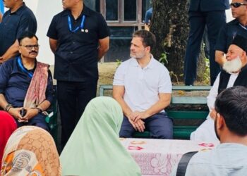 Rahul, Javed Rana visit shelling affected families in Poonch