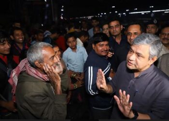 Railways Minister Ashwini Vaishnaw visits New Delhi Railway Station to review Chhath arrangements