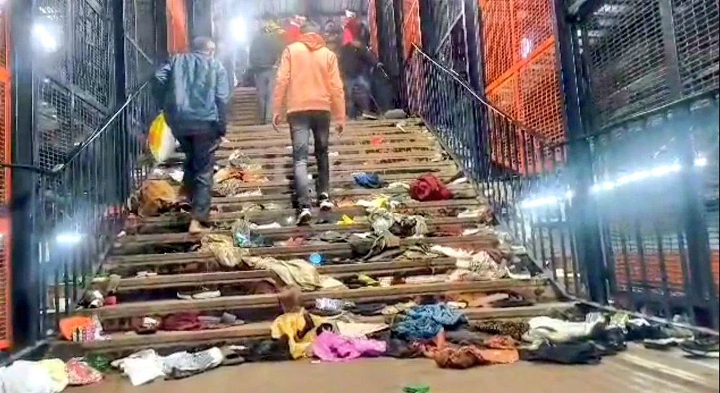 New Delhi station stampede toll rises to 18, Railways announce compensation