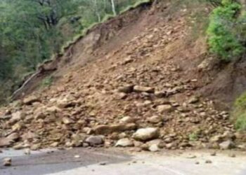 Rains trigger landslides, partially damage structures in Budgam