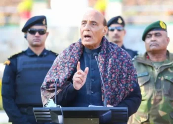 Rajnath Meets Families Of Slain Civilians in Poonch