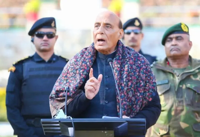 Rajnath Meets Families Of Slain Civilians in Poonch
