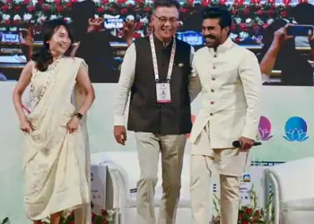 PM Modi arrives in Sydney to warm welcome from Indian community members