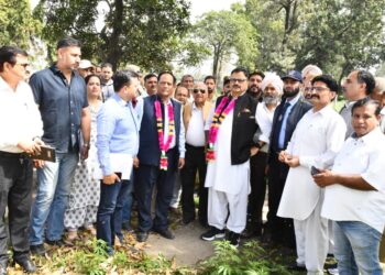 Rana inspects desilting of canals; emphasizes timely completion, community involvement