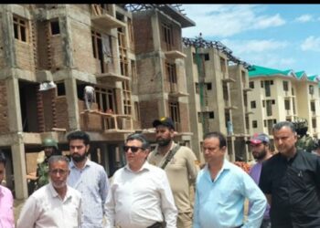 Dr Karwani Reviews Construction Of Transit Accommodations For PM Package Employees In South Kashmir