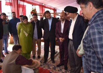 Riverside Rendezvous with Heritage: ‘Know Your Artisan’ Spotlights Kashmir’s Unsung Masters at Jehlum Riverside