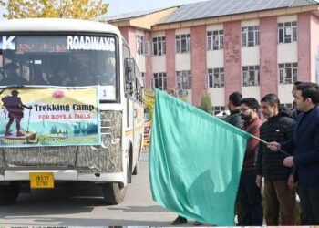 DC Kulgam Flags off Group of Girls for Trekking Expedition to Pahalgam