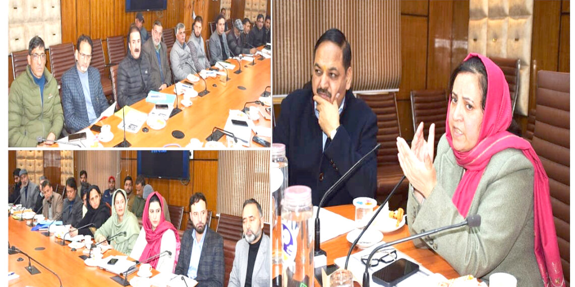 Sakeena Itoo reviews performance, functioning of School Education Deptt in Kashmir Divn