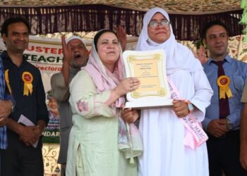 Sakeena Itoo inaugurates Science Block at GHSS D K Marg Kulgam