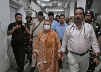 Sakeena Itoo conducts surprise inspection of Emergency Hospital Qazigund, assesses quality of healthcare services