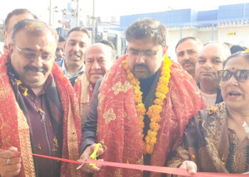 Satish Sharma inaugurates Rooftop Solar Power Plant at JK Cable Car Corporation