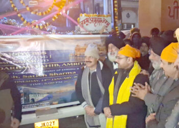 Satish Sharma flags off J&KRTC Jammu–Amritsar bus service to Sri Darbar Sahib