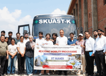 SKUAST-K flags off first batch of BTech Artificial Intelligence students to IIT Mandi