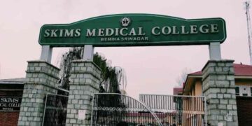 SKIMS Medical College Bemina Issues Show-Cause Notice to CRMIs Over Week-Long Duty Absence