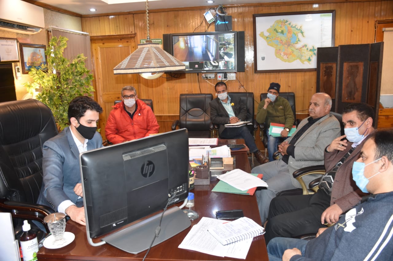 Athar Aamir Khan on X: PoloView High Street-First completely pedestrian  & wire free market in #Srinagar, getting ready to welcome you.  Universal access, separate undergrnd sewerage & drainage  networks,Underground electricity &comm. lines