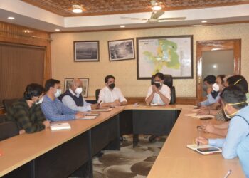 Srinagar Mayor reviews arrangements for setting up three wellness centres in Srinagar