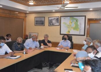 Comr SMC reviews status of works under different schemes, different heads of accounts