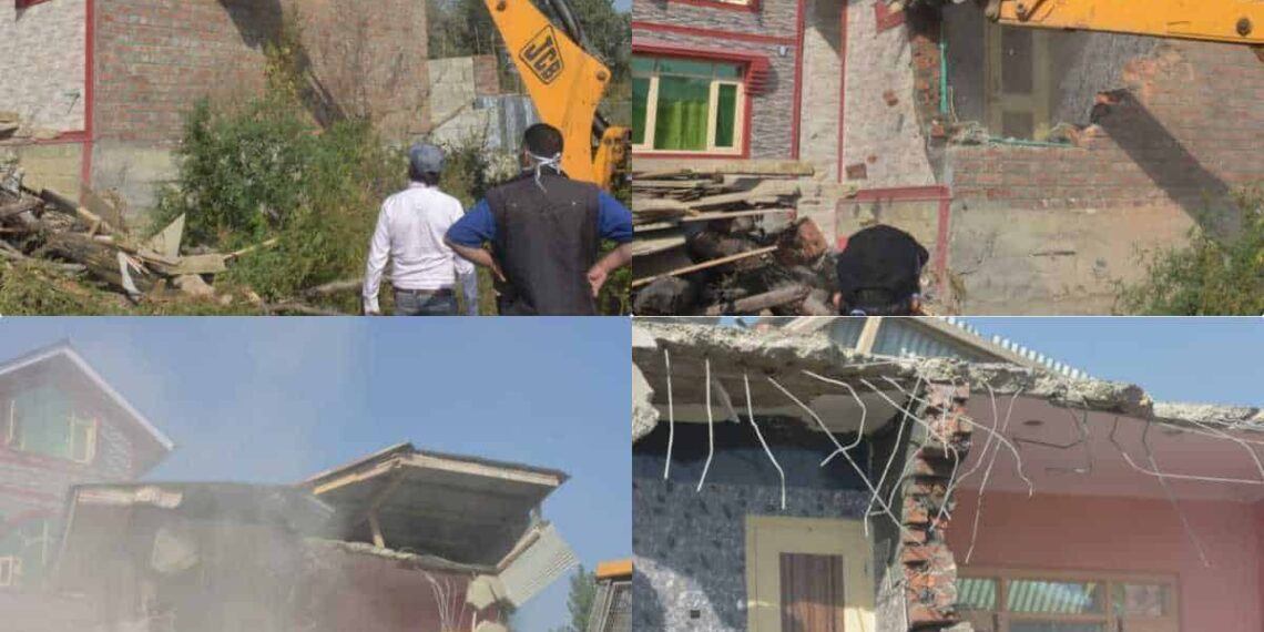 SMC demolishes structure at Hakeembagh Rawalpora.