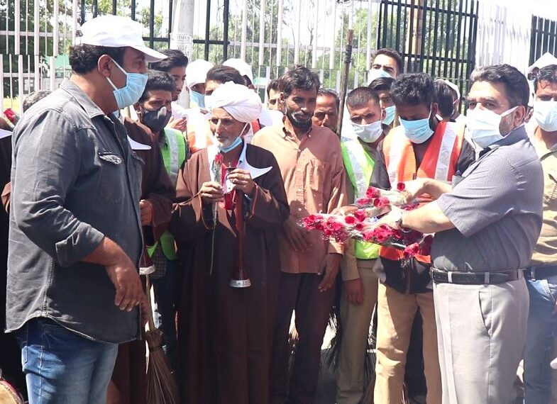 SMC welcomes Darbaar Move employees !