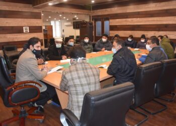 Mayor directs joint strategy between SMC, R&B and traffic police in Srinagar