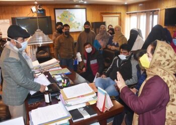 Women Delegation from Rathpora hails Commissioner SMC