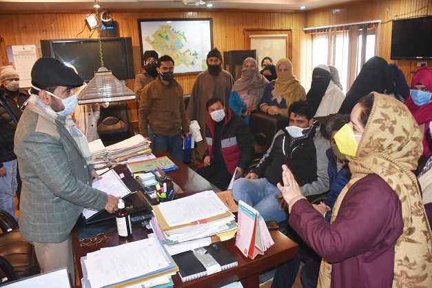 Women Delegation from Rathpora hails Commissioner SMC